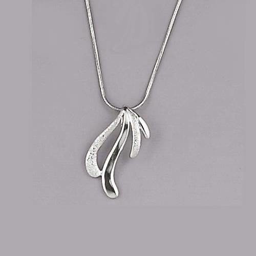 ry 401 Collier argent pétale granité